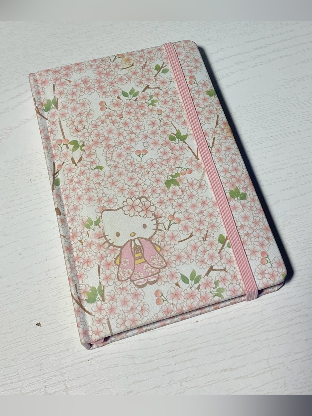 Sanrio Hello Kitty-Memoirs of a Kitty Notebook 2011 - Picture 2 of 7
